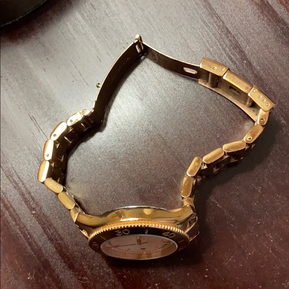 FOSSIL WATCH - Picture 2 of 5